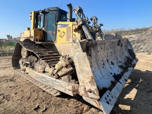 Caterpillar D6T LGP Bulldozer, 2016 - Plant and Industrial Equipment